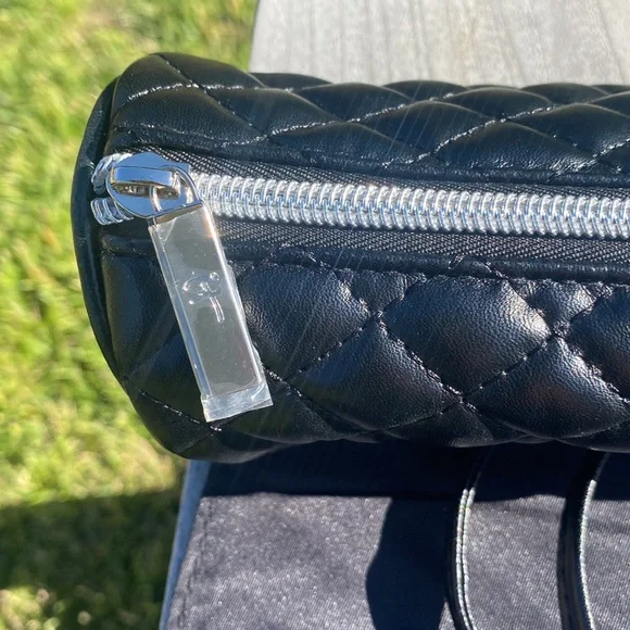 Cosmetic roll up  ✨NWT ✨ - Picture 8 of 10